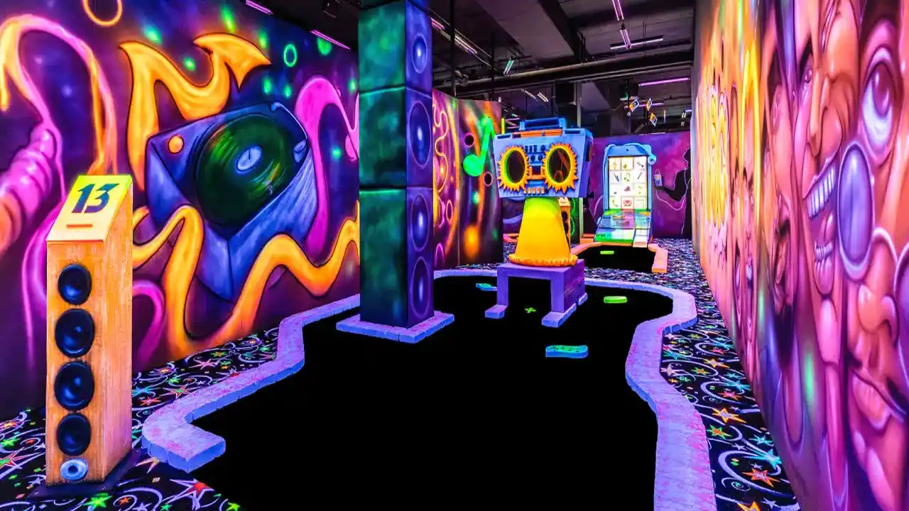 12 Hole Glow-in-the-Dark Minigolf