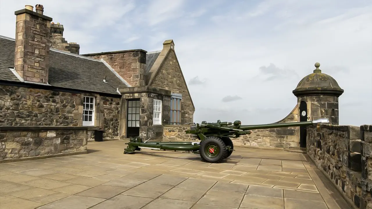 Edinburgh Castle and walking tour