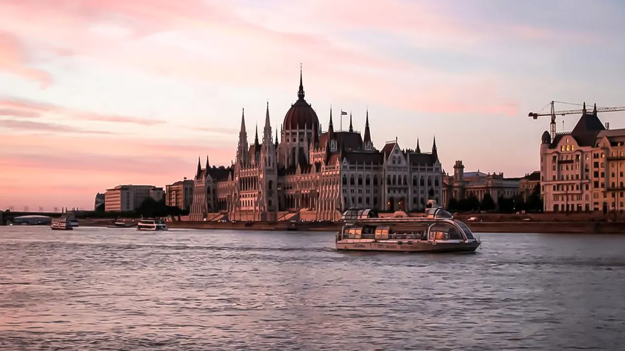 Daytime Sightseeing Boat Cruise