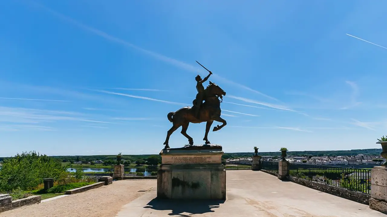 Loire Valley Castles Day Trip