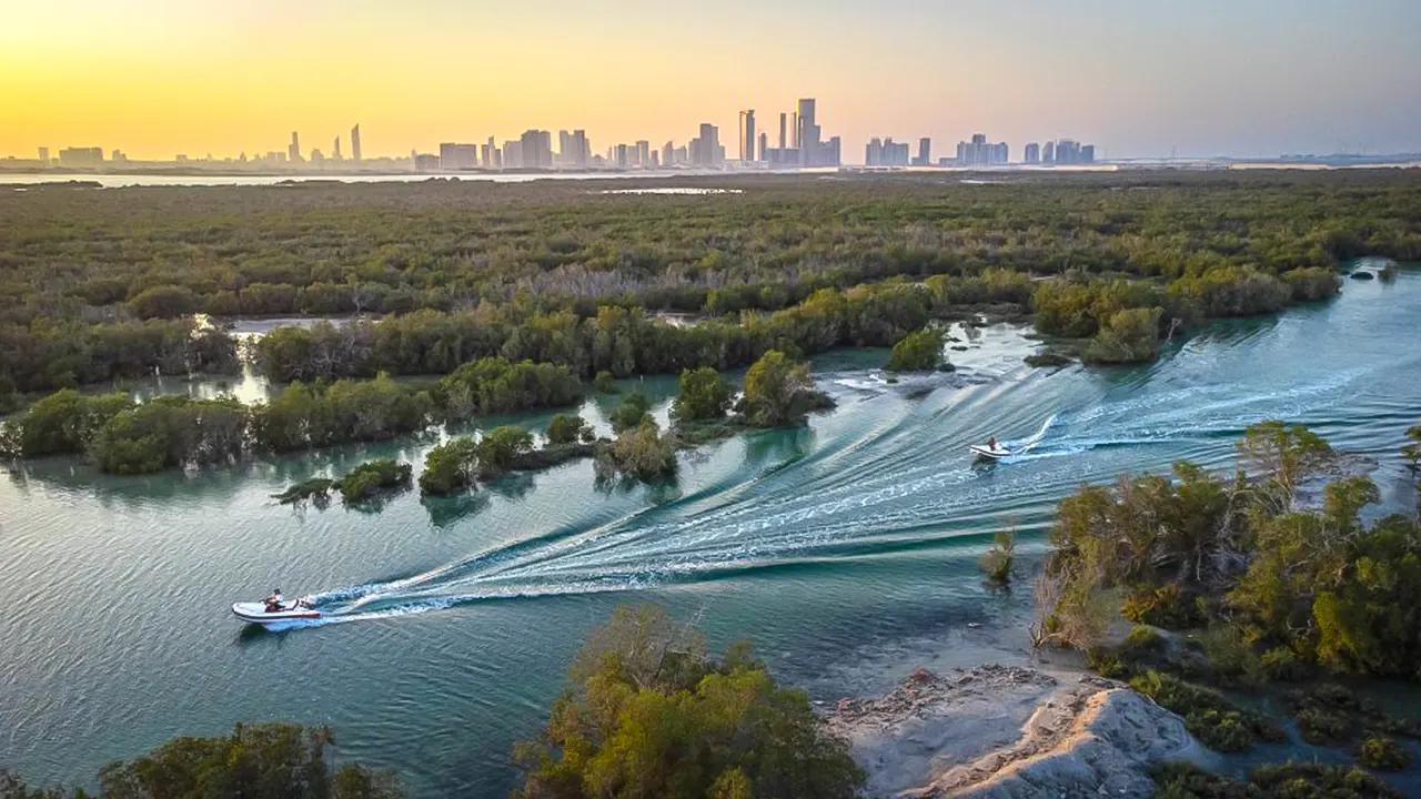 Self-driving speedboat tour