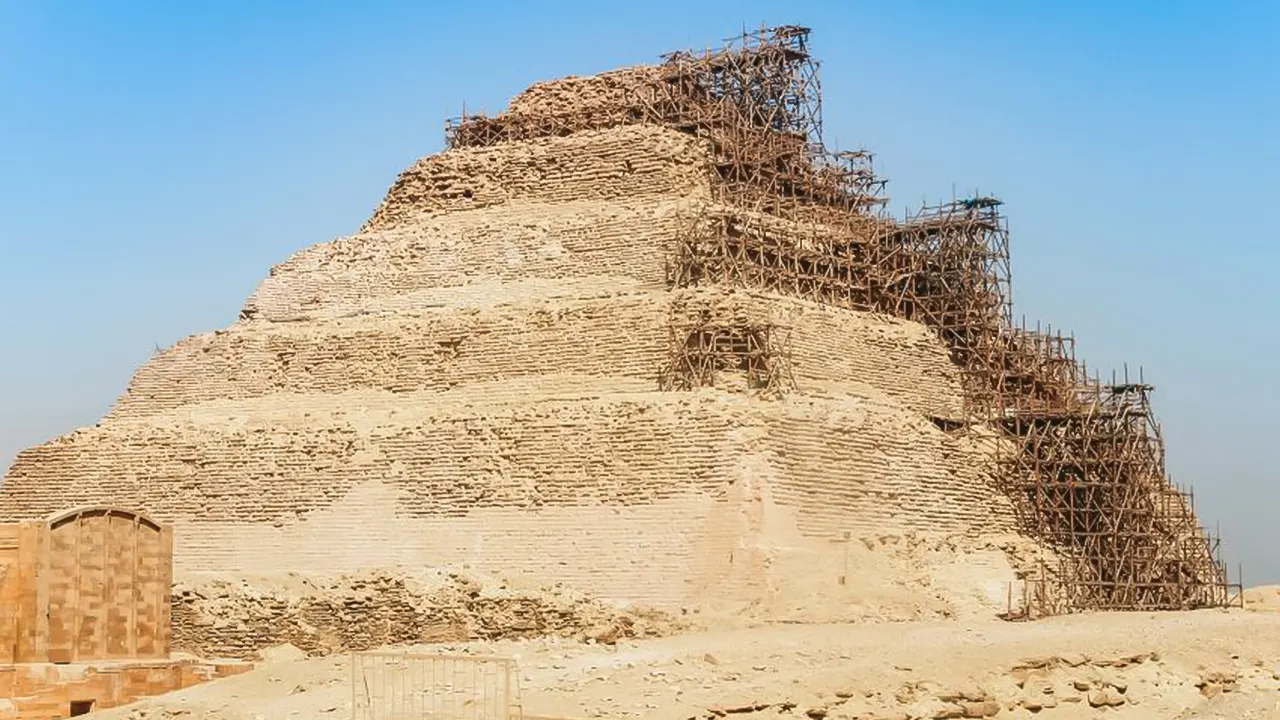 Pyramids and Saqqara Lunch Tour