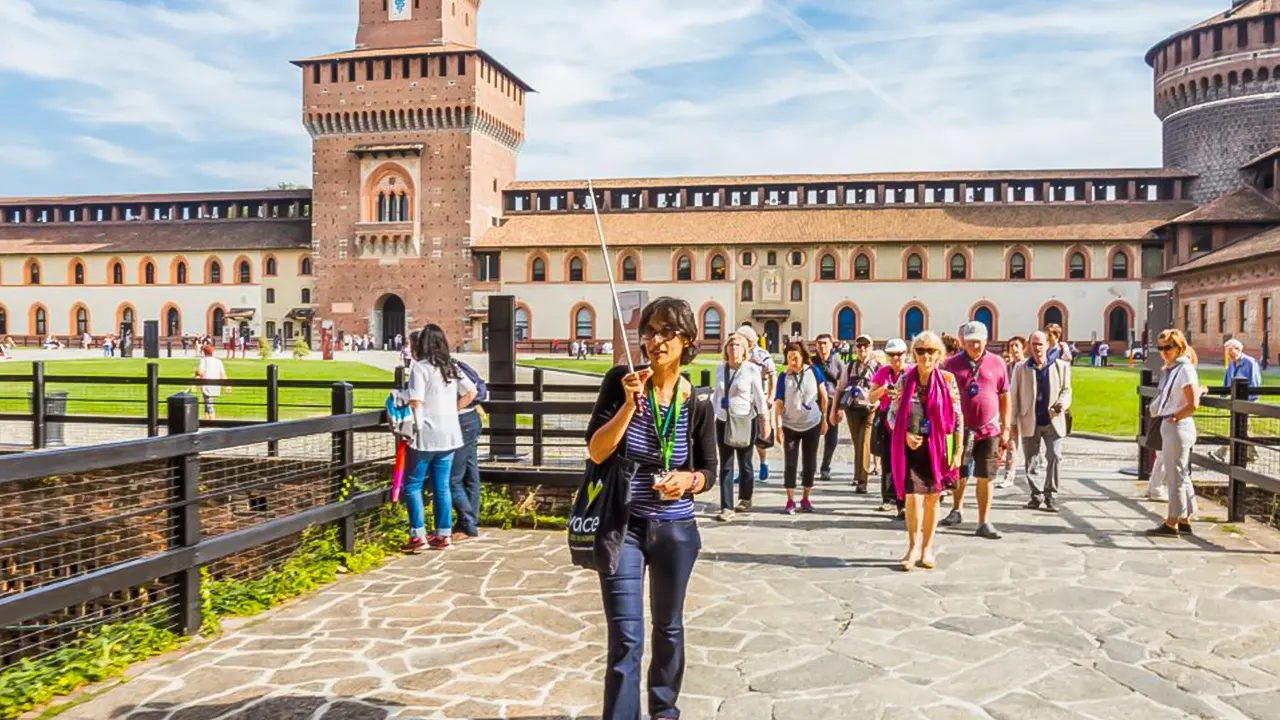 Guided walking tour and one last dinner