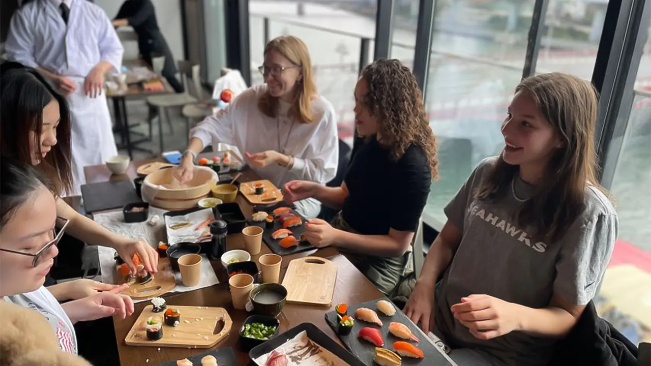 Sushi Making Cooking Class in Asakusa