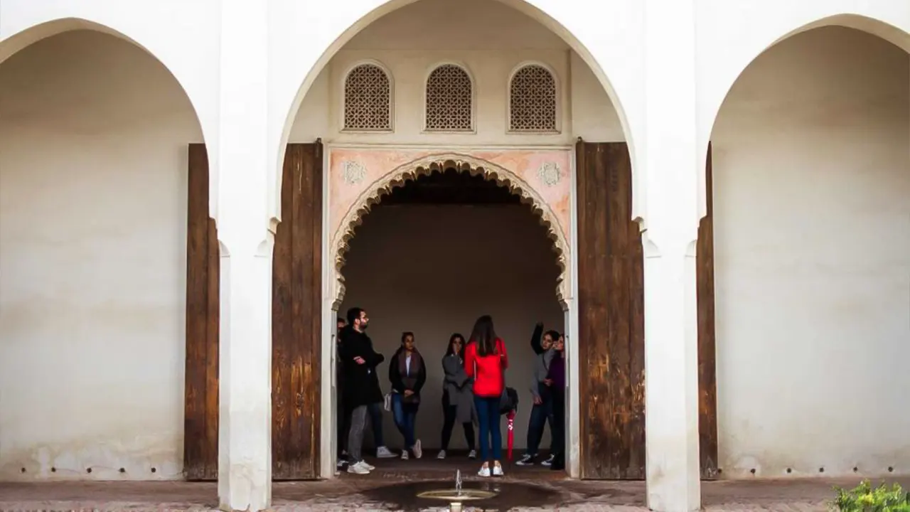 Alcazaba and Roman Theatre Guided Tour With Entry