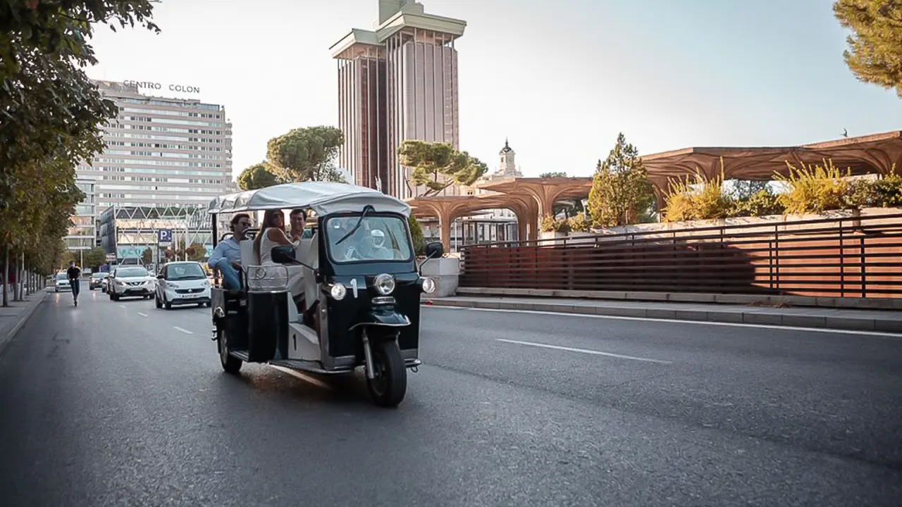 Private City Tour by Eco Tuk Tuk