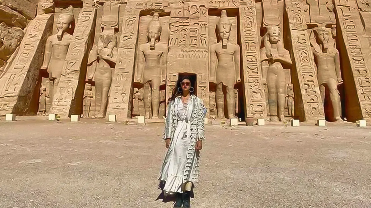 Trip to Abu Simbel by Bus