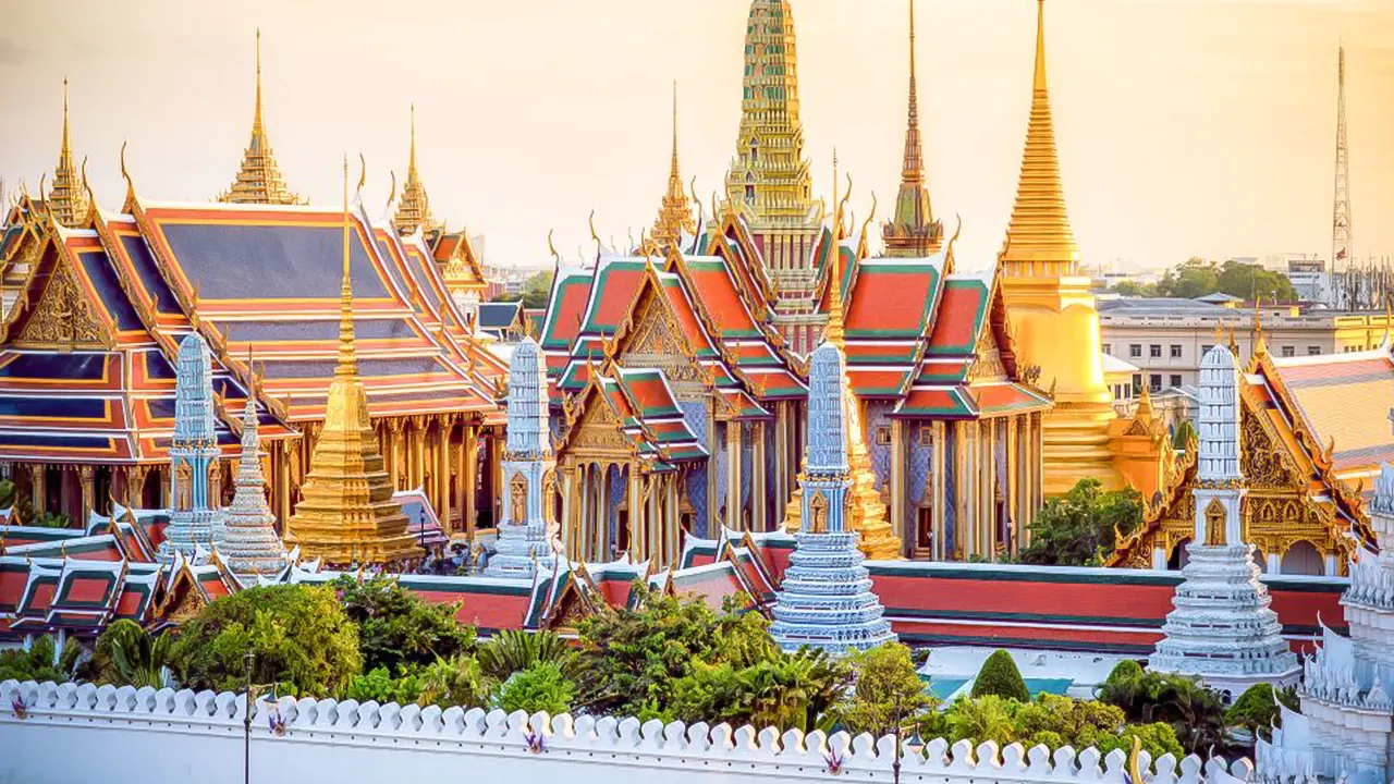 Grand Palace, Wat Pho, and Wat Arun Private Tour