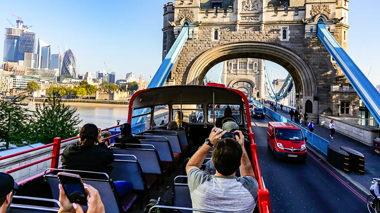 Vintage London Bus Tour