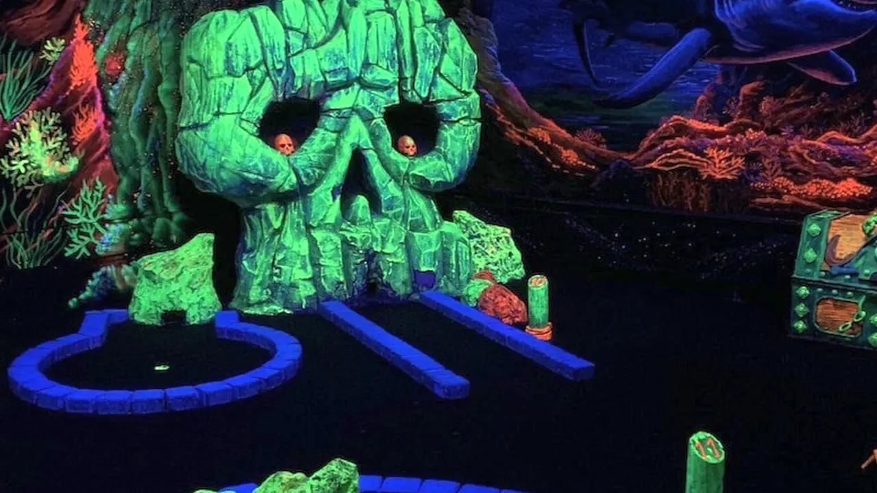 12 Hole Glow-in-the-Dark Minigolf