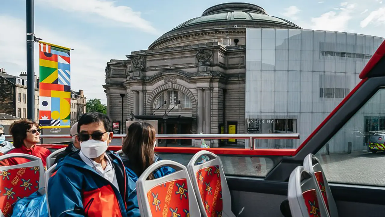 Sightseeing by bus