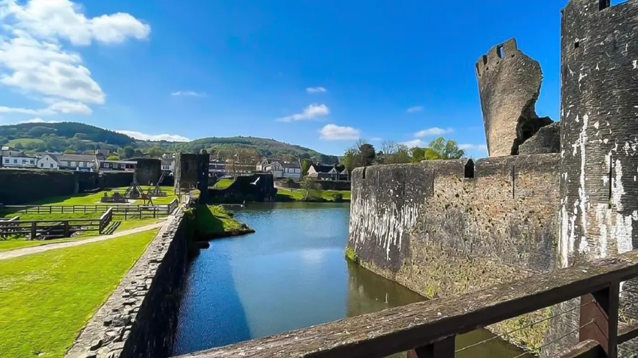 Mountain castles full-day excursion