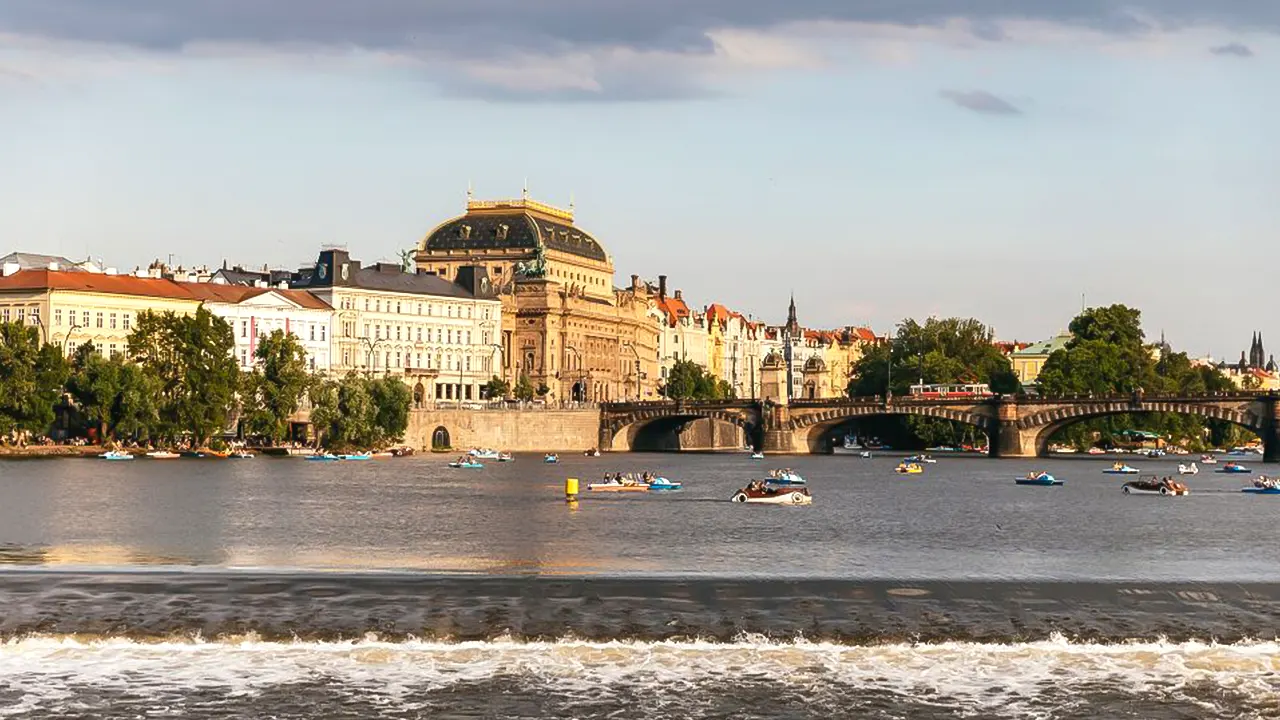 Sightseeing Dinner Cruise on Open-Top Glass Boat