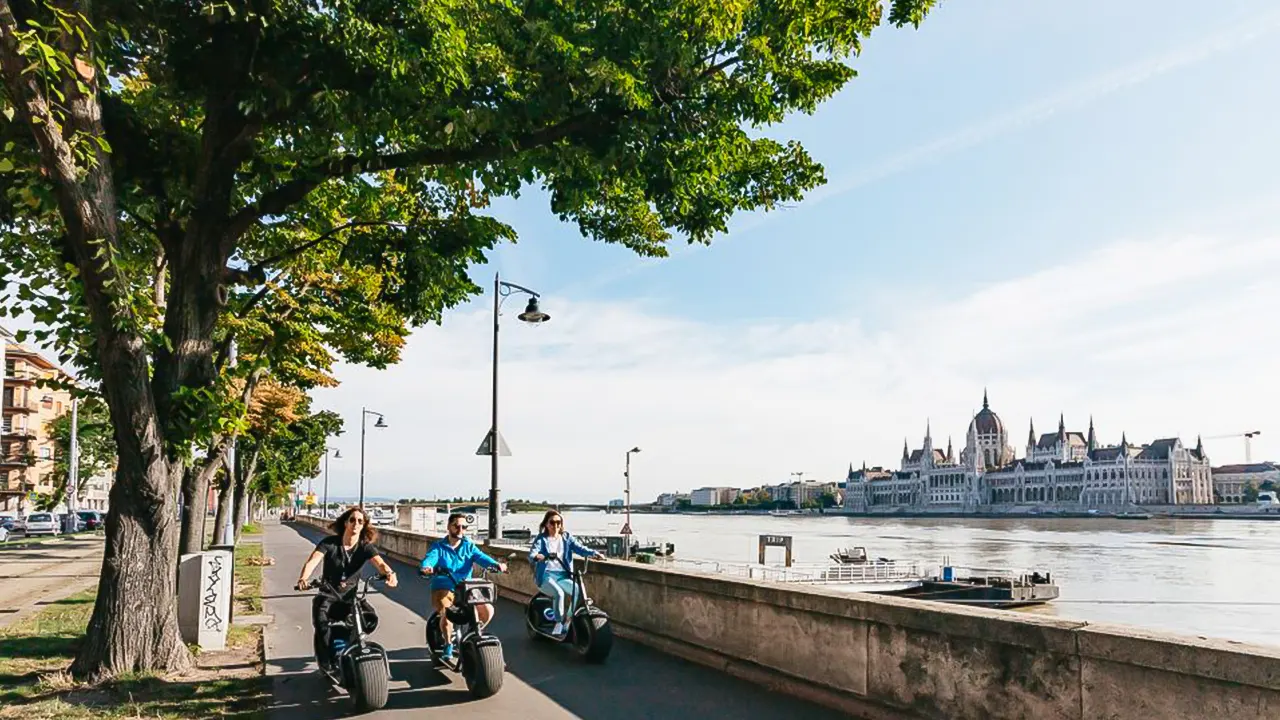 MonsteRoller E-Scooter Tour