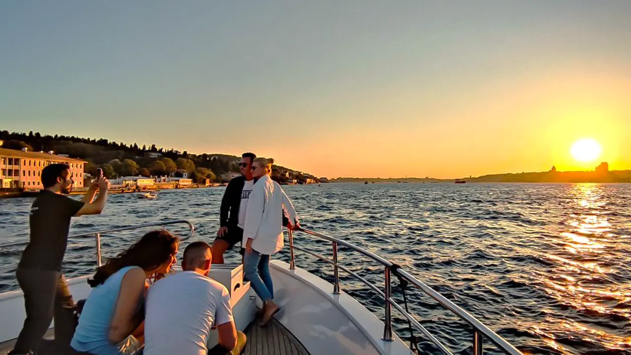 Sunset yacht cruise in Istanbul on the Bosphorus