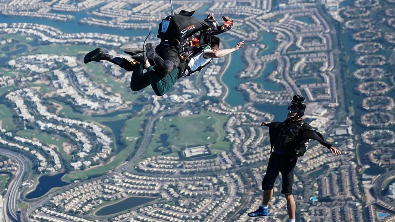 Skydiving experience in the palm