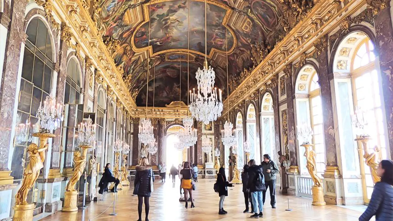 Memphis Tours Guided tour of the Versailles palace and gardens Paris