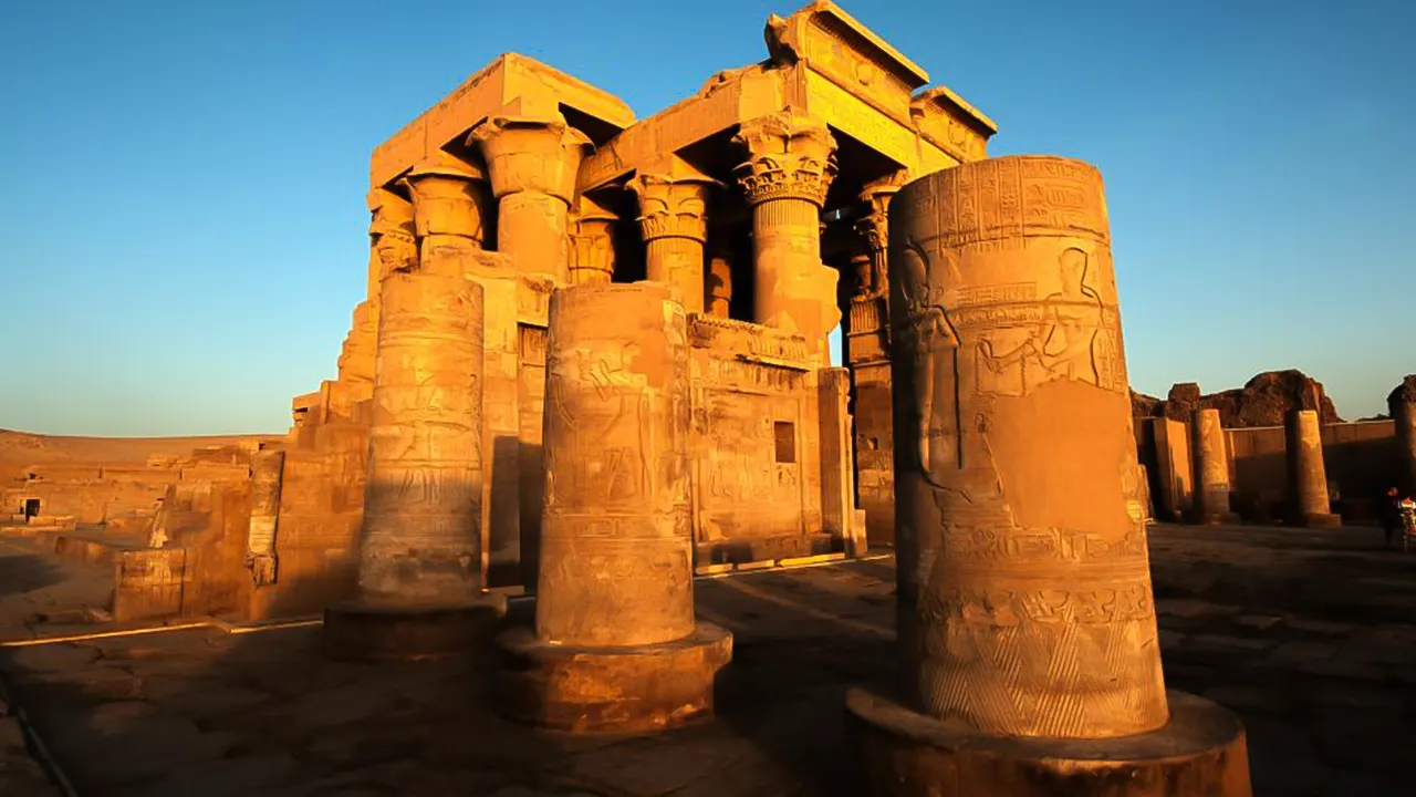 Tour of Edfu and Kom Ombo by Transport