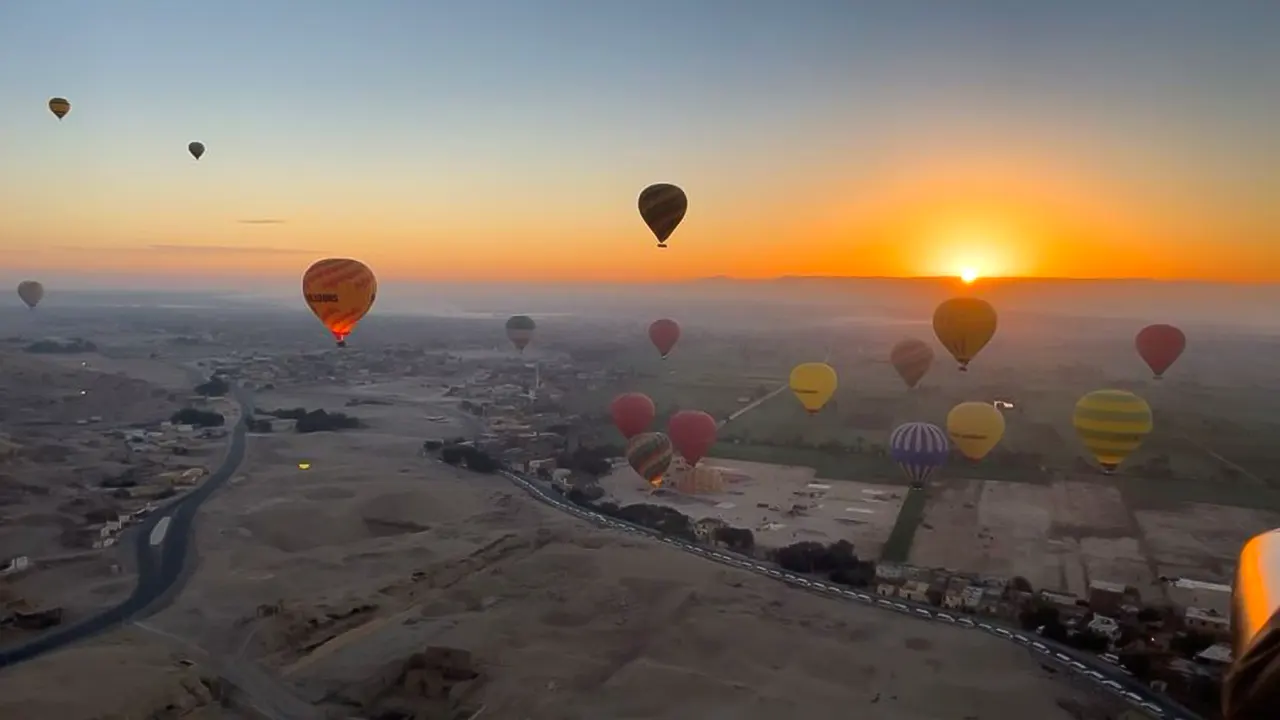 Balloon and felucca flight