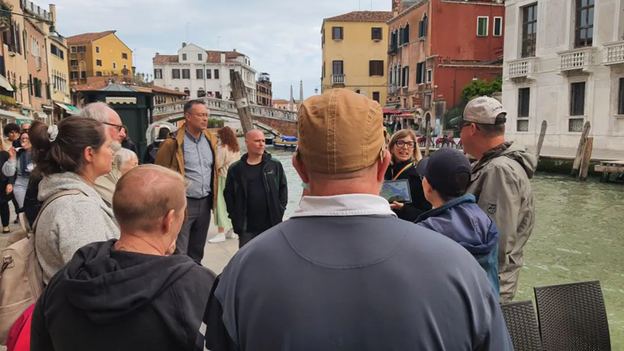 Sightseeing Tour with a Local Guide