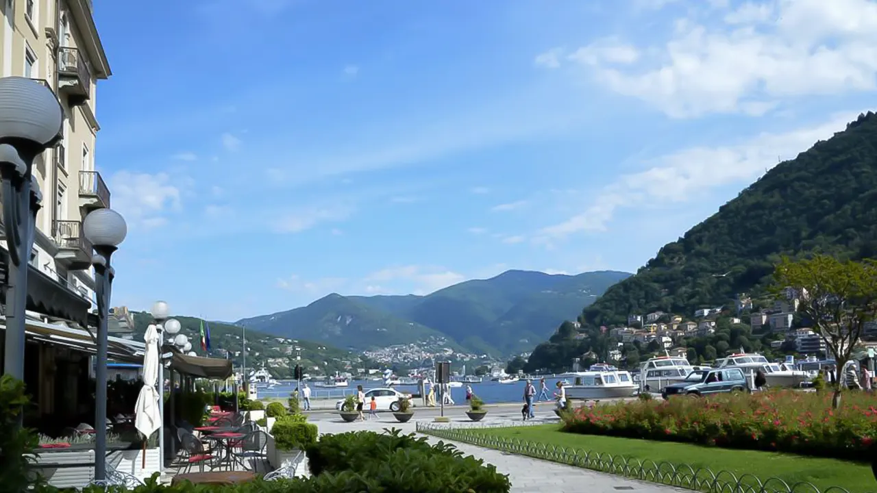 Cruise on Lake Como with visits