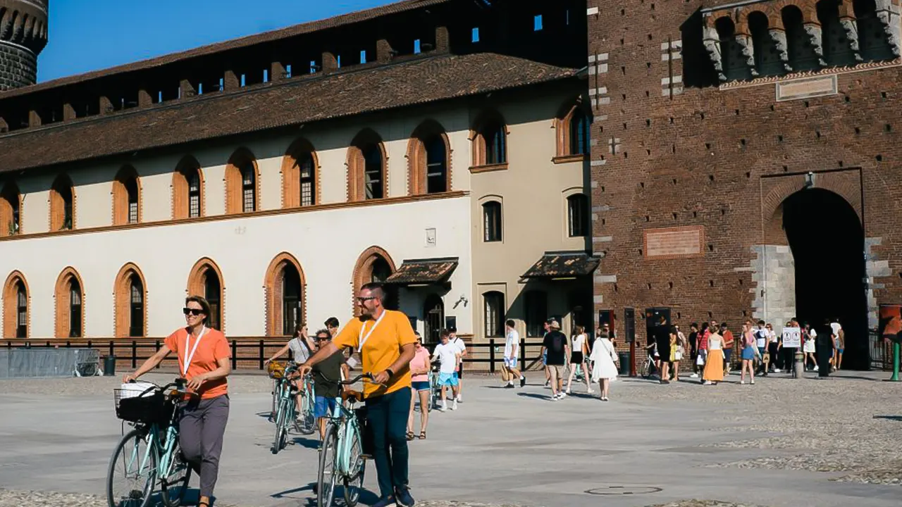 Hidden landmarks guided bike tour