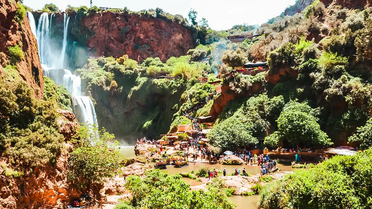 Tour of waterfalls with a guide