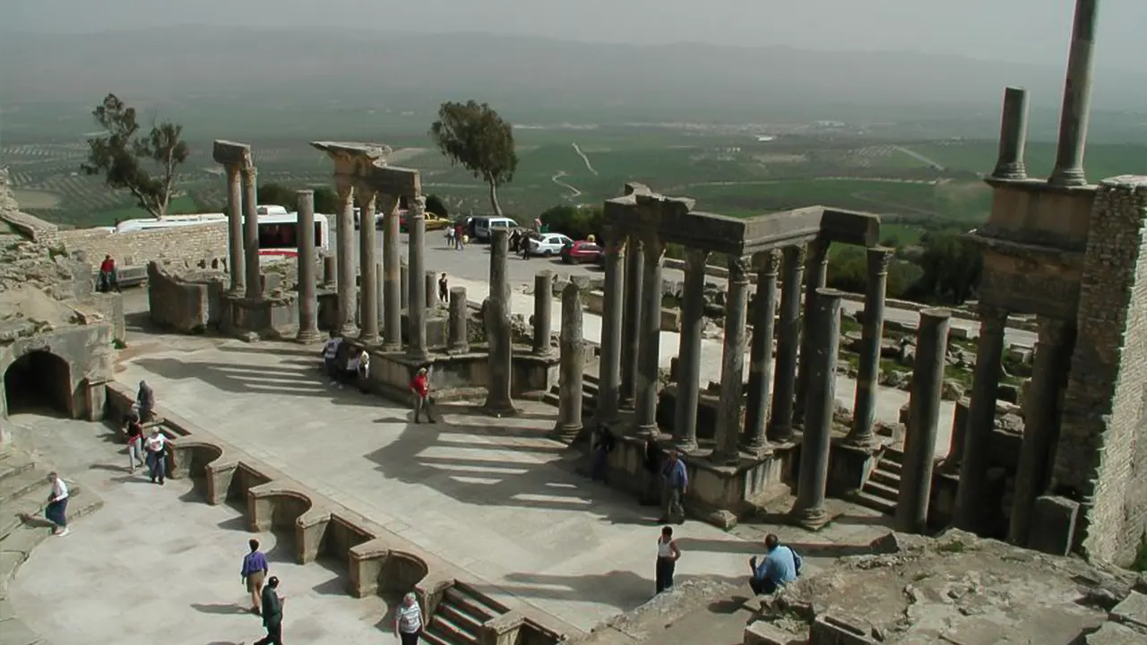 Archaeological Tour + Lunch