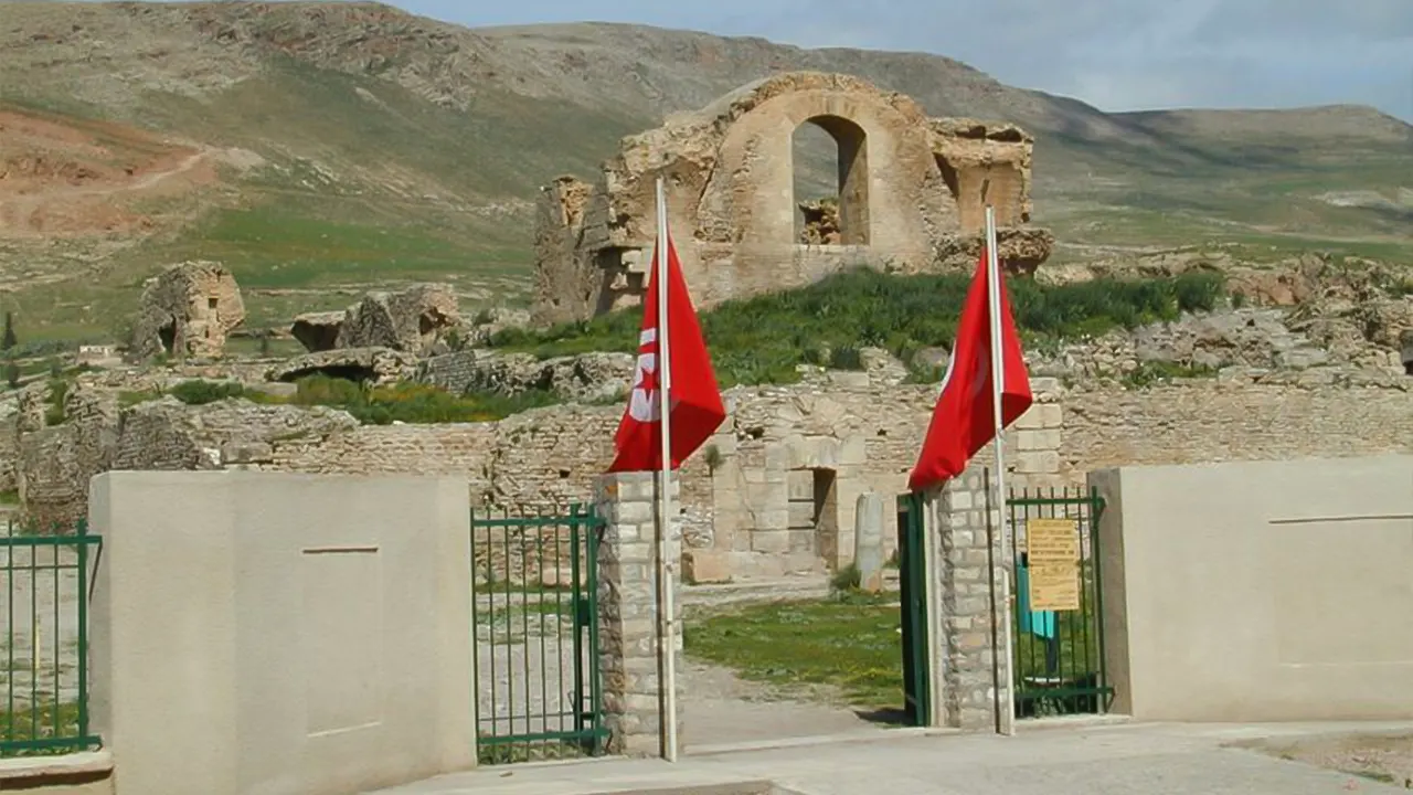 Archaeological Tour + Lunch