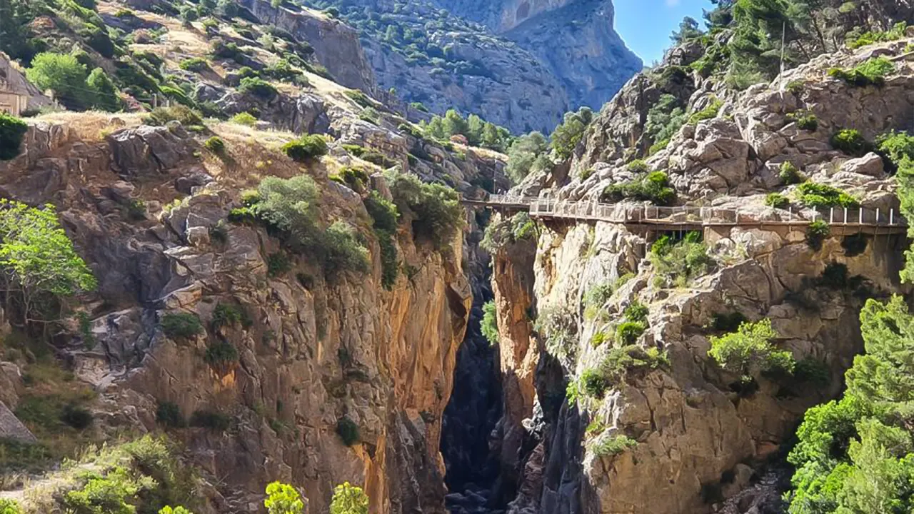 Caminito del Rey Guided Tour with Bus