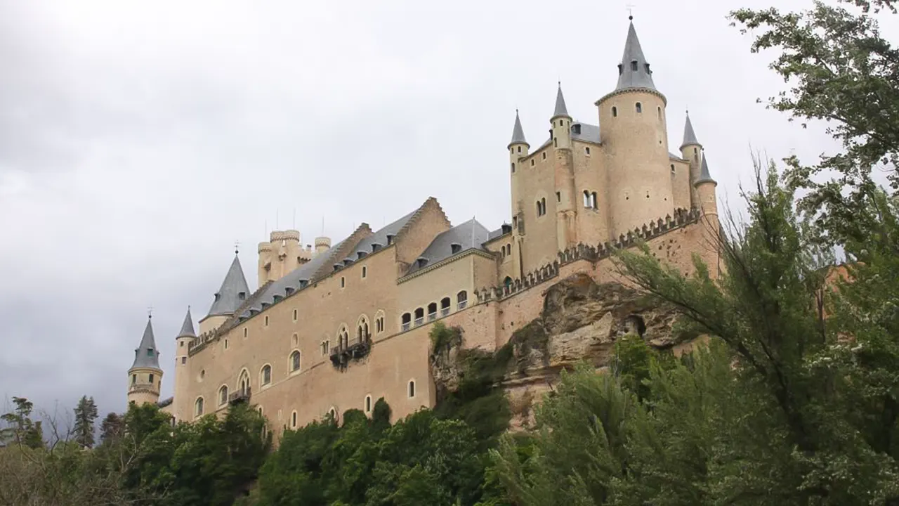 Avila and Segovia Day Trip with Tickets to Monuments