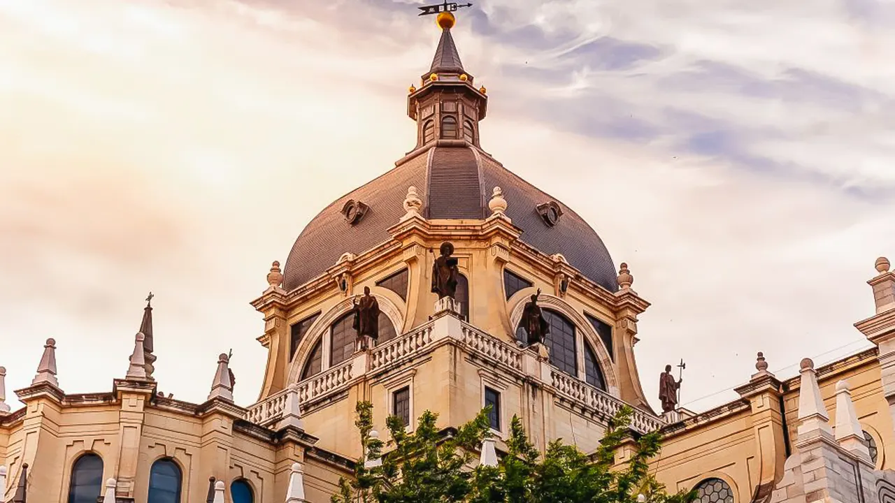 Royal Palace Tour with Optional Cathedral Tour