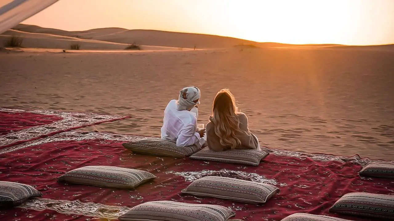 عشاء أغافاي الصحراوي مع ركوب الجمال عند  الغروب