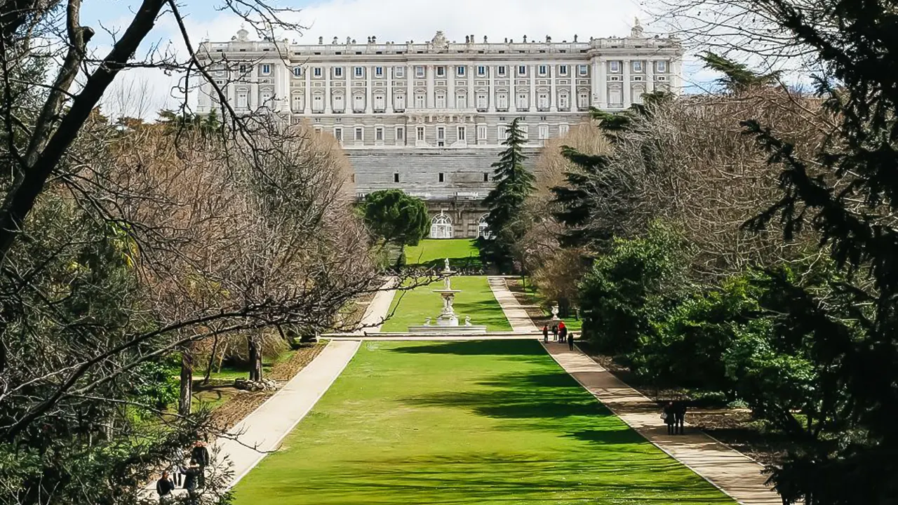 Royal Palace Tour with Optional Cathedral Tour